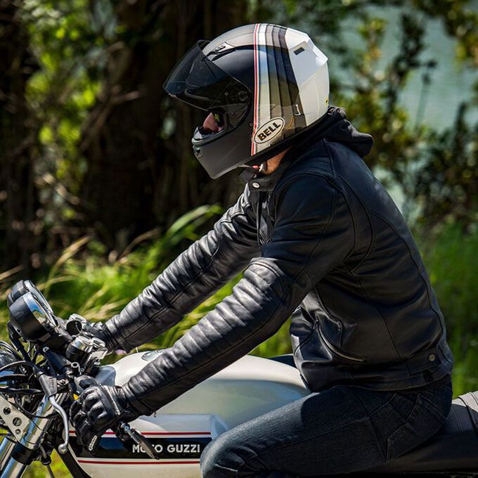 Qualifier DLX Mips Helmet in action